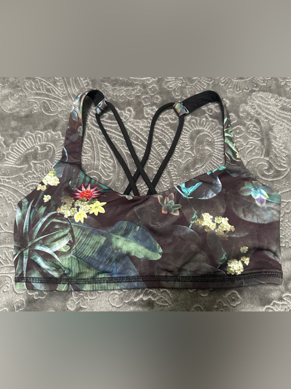 EUC Lululemon Free To Be Sports Bra Curious Jungle Multi Black Size 4